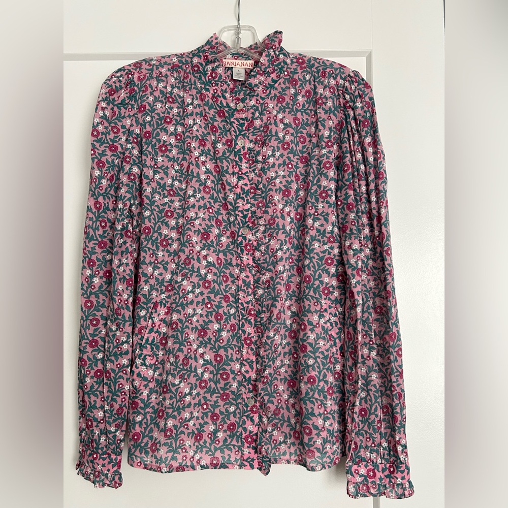 Banjanan cotton floral blouse with ruffle details, button front, pockets. Small